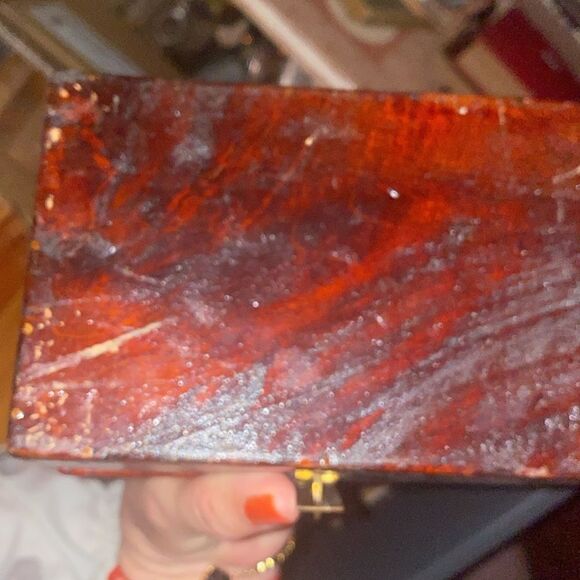 Haunted? Antique Victorian Silk-Lined Keepsake Box with Contents - Picture 7 of 7